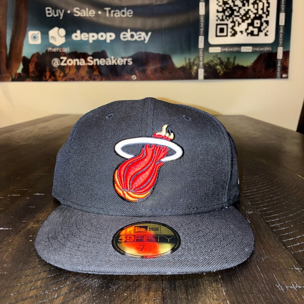 Miami Heat New Era 59FIFTY Fitted Hat Cap Black Size 7 5/8 NBA Basketball